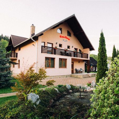 Casa Rares Sucevita Exteriör bild