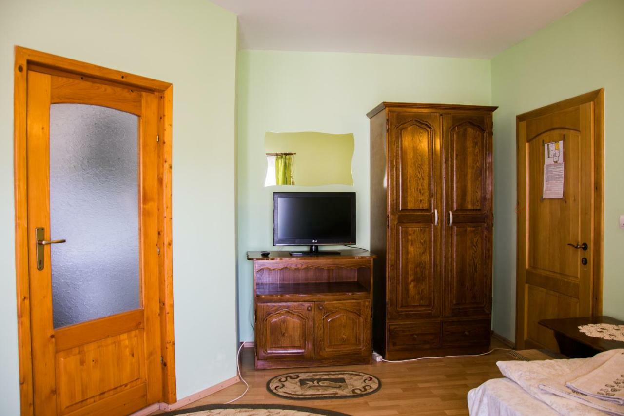 Casa Rares Sucevita Exteriör bild